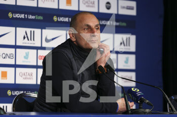 2021-01-22 - Coach of Montpellier HSC Michel Der Zakarian answers to the media during the post-match press conference following the French championship Ligue 1 football match between Paris Saint-Germain (PSG) and Montpellier HSC (MHSC) on January 22, 2021 at Parc des Princes stadium in Paris, France - Photo Jean Catuffe / DPPI - PARIS SAINT-GERMAIN (PSG) AND MONTPELLIER HSC (MHSC) - FRENCH LIGUE 1 - SOCCER