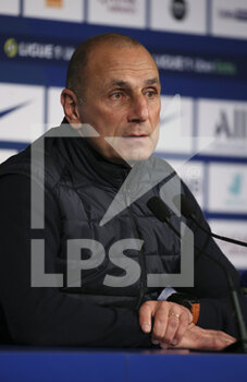 2021-01-22 - Coach of Montpellier HSC Michel Der Zakarian answers to the media during the post-match press conference following the French championship Ligue 1 football match between Paris Saint-Germain (PSG) and Montpellier HSC (MHSC) on January 22, 2021 at Parc des Princes stadium in Paris, France - Photo Jean Catuffe / DPPI - PARIS SAINT-GERMAIN (PSG) AND MONTPELLIER HSC (MHSC) - FRENCH LIGUE 1 - SOCCER