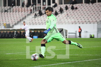 2021-01-23 - Walter Benitez goalkeeper Nice during the French championship Ligue 1 football match between RC Lens and OGC Nice on January 23, 2021 at Bollaert-Delelis stadium in Lens, France - Photo Laurent Sanson / LS Medianord / DPPI - RC LENS AND OGC NICE - FRENCH LIGUE 1 - SOCCER