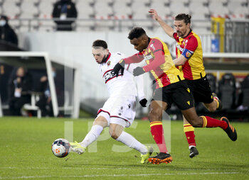 2021-01-23 - Amine Gouiri of Nice, Steven Fortes, Yannick Cahuzac of Lens during the French championship Ligue 1 football match between RC Lens and OGC Nice on January 23, 2021 at stade Bollaert-Delelis in Lens, France - Photo Jean Catuffe / DPPI - RC LENS AND OGC NICE - FRENCH LIGUE 1 - SOCCER