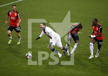 2021-01-31 - Mauro Icardi of PSG between Jeremy Morel, Houboulang Mendes, Trevoh Chalobah during the French championship Ligue 1 football match between FC Lorient and Paris Saint-Germain on January 31, 2021 at Stade du Moustoir - Yves Allainmat in Lorient, France - Photo Jean Catuffe / DPPI - FC LORIENT AND PARIS SAINT-GERMAIN - FRENCH LIGUE 1 - SOCCER