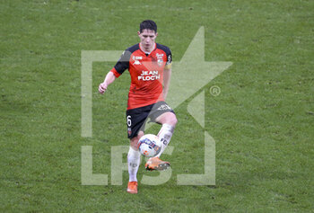2021-01-31 - Laurent Abergel of Lorient during the French championship Ligue 1 football match between FC Lorient and Paris Saint-Germain on January 31, 2021 at Stade du Moustoir - Yves Allainmat in Lorient, France - Photo Jean Catuffe / DPPI - FC LORIENT AND PARIS SAINT-GERMAIN - FRENCH LIGUE 1 - SOCCER