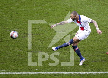2021-01-31 - Layvin Kurzawa of PSG during the French championship Ligue 1 football match between FC Lorient and Paris Saint-Germain on January 31, 2021 at Stade du Moustoir - Yves Allainmat in Lorient, France - Photo Jean Catuffe / DPPI - FC LORIENT AND PARIS SAINT-GERMAIN - FRENCH LIGUE 1 - SOCCER