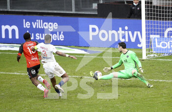2021-01-31 - Terem Moffi of Lorient scores the winning goal at the last minute despite Presnel Kimpembe of PSG and goalkeeper of PSG Sergio Rico during the French championship Ligue 1 football match between FC Lorient and Paris Saint-Germain on January 31, 2021 at Stade du Moustoir - Yves Allainmat in Lorient, France - Photo Jean Catuffe / DPPI - FC LORIENT AND PARIS SAINT-GERMAIN - FRENCH LIGUE 1 - SOCCER