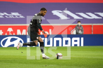 2021-02-14 - Mike Maignan goalkeeper 16 LOSC during the French championship Ligue 1 football match between Lille OSC and Stade Brestois 29 on February 14, 2021 at Pierre Mauroy stadium in Villeneuve-d'Ascq near Lille, France - Photo Laurent Sanson / LS Medianord / DPPI - LILLE OSC (LOSC) AND STADE BRESTOIS 29 (BREST) - FRENCH LIGUE 1 - SOCCER