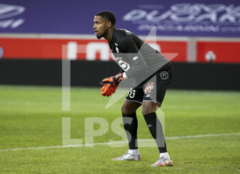 2021-02-14 - Goalkeeper of Lille Mike Maignan during the French championship Ligue 1 football match between Lille OSC (LOSC) and Stade Brestois 29 (Brest) on February 14, 2021 at Stade Pierre Mauroy in Villeneuve-d'Ascq near Lille, France - Photo Jean Catuffe / DPPI - LILLE OSC (LOSC) AND STADE BRESTOIS 29 (BREST) - FRENCH LIGUE 1 - SOCCER