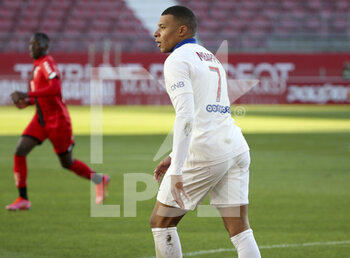 2021-02-27 - Kylian Mbappe of PSG during the French championship Ligue 1 football match between Dijon FCO (DFCO) and Paris Saint-Germain (PSG) on February 27, 2021 at Stade Gaston Gerard in Dijon, France - Photo Jean Catuffe / DPPI - DIJON FCO (DFCO) AND PARIS SAINT-GERMAIN (PSG) - FRENCH LIGUE 1 - SOCCER