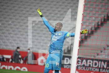 2021-03-03 - Steve Mandanda goalkeeper Marseille during the French championship Ligue 1 football match between Lille OSC and Olympique de Marseille on March 3, 2021 at Pierre Mauroy stadium in Villeneuve-d'Ascq near Lille, France - Photo Laurent Sanson / LS Medianord / DPPI - LILLE OSC AND OLYMPIQUE DE MARSEILLE - FRENCH LIGUE 1 - SOCCER