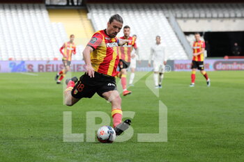 2021-03-14 - Yannick Cahuzac 18 Lens during the French championship Ligue 1 football match between RC Lens and FC Metz on March 14, 2021 at Bollaert-Delelis stadium in Lens, France - Photo Laurent Sanson / LS Medianord / DPPI - RC LENS AND FC METZ - FRENCH LIGUE 1 - SOCCER
