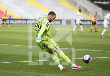 2021-03-14 - Goalkeeper of FC Metz Marc-Aurele Caillard during the French championship Ligue 1 football match between RC Lens and FC Metz on March 14, 2021 at Stade Bollaert-Delelis in Lens, France - Photo Jean Catuffe / DPPI - RC LENS AND FC METZ - FRENCH LIGUE 1 - SOCCER