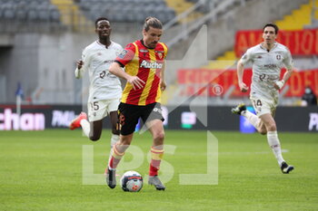 2021-03-14 - Captain RC Lens 18 Yannick Cahuzac during the French championship Ligue 1 football match between RC Lens and FC Metz on March 14, 2021 at Bollaert-Delelis stadium in Lens, France - Photo Laurent Sanson / LS Medianord / DPPI - RC LENS AND FC METZ - FRENCH LIGUE 1 - SOCCER