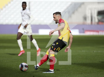 2021-03-14 - Jonathan Gradit of Lens during the French championship Ligue 1 football match between RC Lens and FC Metz on March 14, 2021 at Stade Bollaert-Delelis in Lens, France - Photo Jean Catuffe / DPPI - RC LENS AND FC METZ - FRENCH LIGUE 1 - SOCCER