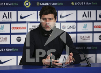 2021-03-15 - Coach of PSG Mauricio Pochettino answers to the media during the post-match press conference following the French championship Ligue 1 football match between Paris Saint-Germain and FC Nantes on March 14, 2021 at Parc des Princes stadium in Paris, France - Photo Jean Catuffe / DPPI - PARIS SAINT-GERMAIN AND FC NANTES POST-MATCH PRESS CONFERENCE - FRENCH LIGUE 1 - SOCCER