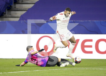 2021-03-21 - Memphis Depay of Lyon, Alessandro Florenzi of PSG (left) during the French championship Ligue 1 football match between Olympique Lyonnais and Paris Saint-Germain on March 21, 2021 at Groupama stadium in Decines-Charpieu near Lyon, France - Photo Jean Catuffe / DPPI - OLYMPIQUE LYONNAIS AND PARIS SAINT-GERMAIN - FRENCH LIGUE 1 - SOCCER