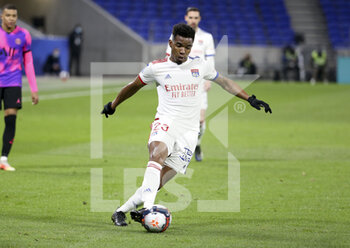 2021-03-21 - Thiago Mendes of Lyon during the French championship Ligue 1 football match between Olympique Lyonnais (OL) and Paris Saint-Germain (PSG) on March 21, 2021 at Groupama stadium in Decines-Charpieu near Lyon, France - Photo Jean Catuffe / DPPI - OLYMPIQUE LYONNAIS AND PARIS SAINT-GERMAIN - FRENCH LIGUE 1 - SOCCER