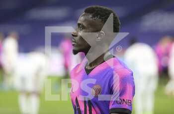 2021-03-21 - Idrissa Gueye Gana of PSG during the French championship Ligue 1 football match between Olympique Lyonnais (OL) and Paris Saint-Germain (PSG) on March 21, 2021 at Groupama stadium in Decines-Charpieu near Lyon, France - Photo Jean Catuffe / DPPI - OLYMPIQUE LYONNAIS AND PARIS SAINT-GERMAIN - FRENCH LIGUE 1 - SOCCER