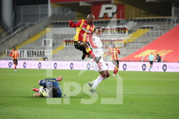 2021-04-03 - KAKUTA 10 Lens and goalkeeper Lyon LOPES during the French championship Ligue 1 football match between RC Lens and Olympique Lyonnais on April 3, 2021 at Bollaert-Delelis stadium in Lens, France - Photo Laurent Sanson / LS Medianord / DPPI - RC LENS VS OLYMPIQUE LYONNAIS - FRENCH LIGUE 1 - SOCCER
