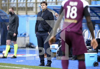 2021-04-10 - Coach of PSG Mauricio Pochettino during the French championship Ligue 1 football match between RC Strasbourg Alsace (RCSA) and Paris Saint-Germain (PSG) on April 10, 2021 at La Meinau stadium in Strasbourg, France - Photo Jean Catuffe / DPPI - RC STRASBOURG AND PARIS SAINT-GERMAIN - FRENCH LIGUE 1 - SOCCER