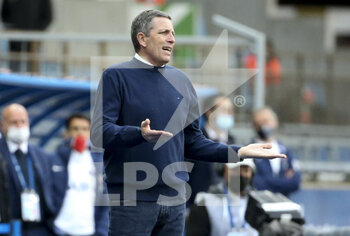 2021-04-10 - Coach of RC Strasbourg Thierry Laurey during the French championship Ligue 1 football match between RC Strasbourg Alsace (RCSA) and Paris Saint-Germain (PSG) on April 10, 2021 at La Meinau stadium in Strasbourg, France - Photo Jean Catuffe / DPPI - RC STRASBOURG AND PARIS SAINT-GERMAIN - FRENCH LIGUE 1 - SOCCER