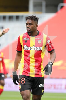 2021-04-11 - Cheick Doucoure 28 RC Lens during the French championship Ligue 1 football match between RC Lens and FC Lorient on April 11, 2021 at Bollaert-Delelis stadium in Lens, France - Photo Laurent Sanson / LS Medianord / DPPI - RC LENS VS FC LORIENT - FRENCH LIGUE 1 - SOCCER