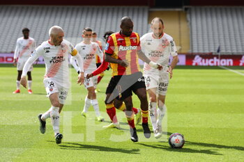 2021-04-11 - Duel Kakuta 10 RC Lens and Lemoine 18 Lorient during the French championship Ligue 1 football match between RC Lens and FC Lorient on April 11, 2021 at Bollaert-Delelis stadium in Lens, France - Photo Laurent Sanson / LS Medianord / DPPI - RC LENS VS FC LORIENT - FRENCH LIGUE 1 - SOCCER