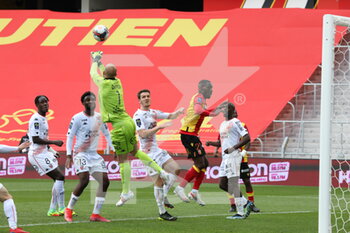 2021-04-11 - Action goalkeeper Lorient Matthieu DREYER 1 during the French championship Ligue 1 football match between RC Lens and FC Lorient on April 11, 2021 at Bollaert-Delelis stadium in Lens, France - Photo Laurent Sanson / LS Medianord / DPPI - RC LENS VS FC LORIENT - FRENCH LIGUE 1 - SOCCER