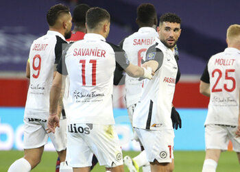 2021-04-16 - Jordan Ferri of Montpellier celebrates the goal of Montpellier with Teji Savanier (left) during the French championship Ligue 1 football match between LOSC and Montpellier HSC on April 16, 2021 at Pierre Mauroy stadium in Villeneuve-d'Ascq near Lille, France - Photo Jean Catuffe / DPPI - LOSC VS MONTPELLIER HSC - FRENCH LIGUE 1 - SOCCER