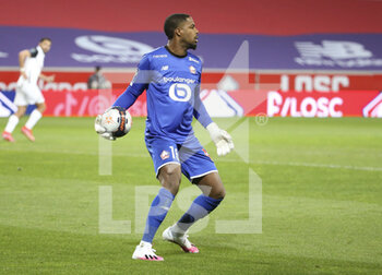 2021-04-16 - Goalkeeper of Lille Mike Maignan during the French championship Ligue 1 football match between LOSC and Montpellier HSC on April 16, 2021 at Pierre Mauroy stadium in Villeneuve-d'Ascq near Lille, France - Photo Jean Catuffe / DPPI - LOSC VS MONTPELLIER HSC - FRENCH LIGUE 1 - SOCCER