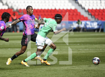 2021-04-18 - Yvan Neyou of Saint-Etienne, Presnel Kimpembe of PSG (left) during the French championship Ligue 1 football match between Paris Saint-Germain (PSG) and AS Saint-Etienne (ASSE) on April 18, 2021 at Parc des Princes stadium in Paris, France - Photo Jean Catuffe / DPPI - PARIS SAINT-GERMAIN (PSG) VS AS SAINT-ETIENNE (ASSE) - FRENCH LIGUE 1 - SOCCER
