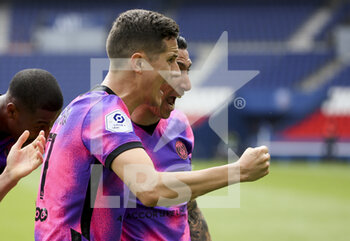 2021-04-18 - Ander Herrera, Angel Di Maria of PSG celebrate the goal of Kylian Mbappe of PSG during the French championship Ligue 1 football match between Paris Saint-Germain (PSG) and AS Saint-Etienne (ASSE) on April 18, 2021 at Parc des Princes stadium in Paris, France - Photo Jean Catuffe / DPPI - PARIS SAINT-GERMAIN (PSG) VS AS SAINT-ETIENNE (ASSE) - FRENCH LIGUE 1 - SOCCER