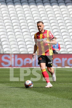 2021-04-25 - Jonathan Gradit 24 Lens during the French championship Ligue 1 football match between RC Lens and Nimes Olympique at Bollaert-Delelis stadium in Lens, France - Photo Laurent Sanson / LS Medianord / DPPI - RC LENS VS NIMES OLYMPIQUE AT BOLLAERT-DELELIS STADIUM IN LENS, FRANCE - PHOTO LAURENT SANSON / LS MEDIANO - FRENCH LIGUE 1 - SOCCER