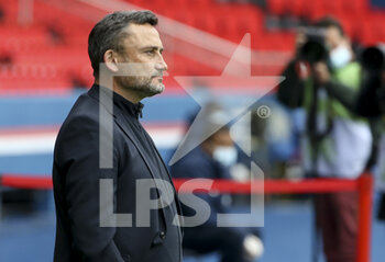 2021-05-01 - Coach of RC Lens Franck Haise during the French championship Ligue 1 football match between Paris Saint-Germain (PSG) and RC Lens on May 1, 2021 at Parc des Princes stadium in Paris, France - Photo Jean Catuffe / DPPI - PARIS SAINT-GERMAIN (PSG) VS RC LENS - FRENCH LIGUE 1 - SOCCER