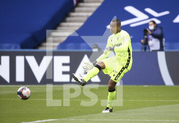 2021-05-01 - Goalkeeper of Lens Wuilker Farinez during the French championship Ligue 1 football match between Paris Saint-Germain (PSG) and RC Lens on May 1, 2021 at Parc des Princes stadium in Paris, France - Photo Jean Catuffe / DPPI - PARIS SAINT-GERMAIN (PSG) VS RC LENS - FRENCH LIGUE 1 - SOCCER