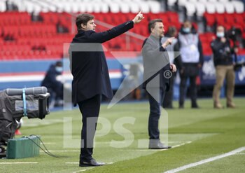 2021-05-01 - Coach of PSG Mauricio Pochettino, coach of RC Lens Franck Haise during the French championship Ligue 1 football match between Paris Saint-Germain (PSG) and RC Lens on May 1, 2021 at Parc des Princes stadium in Paris, France - Photo Jean Catuffe / DPPI - PARIS SAINT-GERMAIN (PSG) VS RC LENS - FRENCH LIGUE 1 - SOCCER