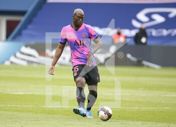 2021-05-01 - Danilo Pereira of PSG during the French championship Ligue 1 football match between Paris Saint-Germain (PSG) and RC Lens on May 1, 2021 at Parc des Princes stadium in Paris, France - Photo Jean Catuffe / DPPI - PARIS SAINT-GERMAIN (PSG) VS RC LENS - FRENCH LIGUE 1 - SOCCER