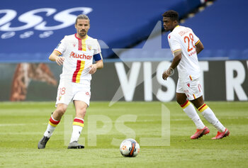 2021-05-01 - Yannick Cahuzac, Cheick Doucoure of Lens during the French championship Ligue 1 football match between Paris Saint-Germain (PSG) and RC Lens on May 1, 2021 at Parc des Princes stadium in Paris, France - Photo Jean Catuffe / DPPI - PARIS SAINT-GERMAIN (PSG) VS RC LENS - FRENCH LIGUE 1 - SOCCER