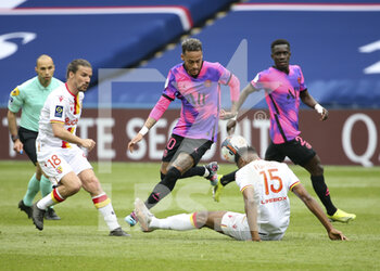 2021-05-01 - Neymar Jr of PSG, Steven Fortes of Lens, Yannick Cahuzac of Lens (left) during the French championship Ligue 1 football match between Paris Saint-Germain (PSG) and RC Lens on May 1, 2021 at Parc des Princes stadium in Paris, France - Photo Jean Catuffe / DPPI - PARIS SAINT-GERMAIN (PSG) VS RC LENS - FRENCH LIGUE 1 - SOCCER