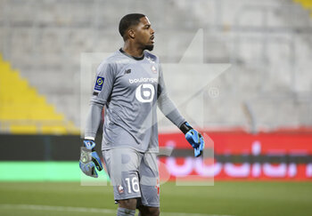 2021-05-07 - Goalkeeper of Lille Mike Maignan during the French championship Ligue 1 football match between RC Lens and Lille OSC (LOSC) on May 7, 2021 at Stade Bollaert-Delelis in Lens, France - Photo Jean Catuffe / DPPI - RC LENS VS LOSC - FRENCH LIGUE 1 - SOCCER