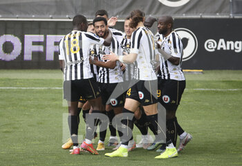 2021-05-09 - Angelo Fulgini of Angers celebrates his goal with teammates during the French championship Ligue 1 football match between Angers SCO and Dijon FCO (DFCO) on May 9, 2021 at Stade Raymond Kopa in Angers, France - Photo Jean Catuffe / DPPI - ANGERS SCO VS DIJON FCO (DFCO) - FRENCH LIGUE 1 - SOCCER