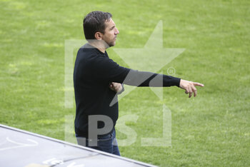 2021-05-09 - Coach of Dijon FCO David Linares during the French championship Ligue 1 football match between Angers SCO and Dijon FCO (DFCO) on May 9, 2021 at Stade Raymond Kopa in Angers, France - Photo Jean Catuffe / DPPI - ANGERS SCO VS DIJON FCO (DFCO) - FRENCH LIGUE 1 - SOCCER