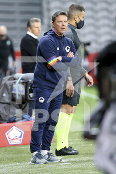 2021-05-16 - Assistant coach of Saint-Etienne Thierry Oleksiak during the French championship Ligue 1 football match between Lille OSC (LOSC) and AS Saint-Etienne (ASSE) on May 16, 2021 at Stade Pierre Mauroy in Villeneuve-d'Ascq near Lille, France - Photo Jean Catuffe / DPPI - LILLE OSC (LOSC) VS AS SAINT-ETIENNE (ASSE) - FRENCH LIGUE 1 - SOCCER