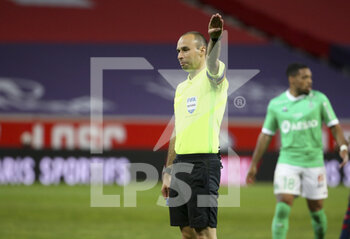 2021-05-16 - Referee Jerome Brisard during the French championship Ligue 1 football match between Lille OSC (LOSC) and AS Saint-Etienne (ASSE) on May 16, 2021 at Stade Pierre Mauroy in Villeneuve-d'Ascq near Lille, France - Photo Jean Catuffe / DPPI - LILLE OSC (LOSC) VS AS SAINT-ETIENNE (ASSE) - FRENCH LIGUE 1 - SOCCER