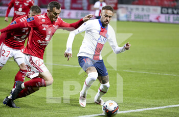 2021-05-23 - Neymar Jr of PSG, Julien Faussurier of Brest (left) during the French championship Ligue 1 football match between Stade Brestois 29 and Paris Saint-Germain (PSG) on May 23, 2021 at Stade Francis Le Ble in Brest, France - Photo Jean Catuffe / DPPI - STADE BRESTOIS 29 VS PARIS SAINT-GERMAIN (PSG) - FRENCH LIGUE 1 - SOCCER