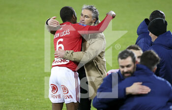 2021-05-23 - Jean Lucas of Brest, coach of Stade Brestois 29 Olivier Dall?Oglio celebrate staying in Ligue 1 following the French championship Ligue 1 football match between Stade Brestois 29 and Paris Saint-Germain (PSG) on May 23, 2021 at Stade Francis Le Ble in Brest, France - Photo Jean Catuffe / DPPI - STADE BRESTOIS 29 VS PARIS SAINT-GERMAIN (PSG) - FRENCH LIGUE 1 - SOCCER