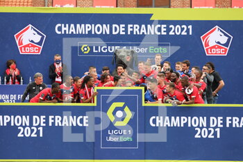 2021-05-24 - Celebration LOSC Lille the 2021 French Championship title on May 24, 2021 at Domaine de Luchin training center LOSC, France - Photo Laurent Sanson / LS Medianord / DPPI - LOSC LILLE THE 2021 FRENCH CHAMPIONSHIP TITLE - FRENCH LIGUE 1 - SOCCER