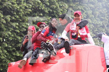 2021-05-24 - Celebration supporters and team LOSC the 2021 French Championship title on May 24, 2021 at Lille city, France - Photo Laurent Sanson / LS Medianord / DPPI - LOSC LILLE THE 2021 FRENCH CHAMPIONSHIP TITLE - FRENCH LIGUE 1 - SOCCER