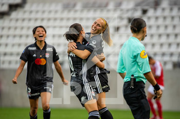 2020-09-11 - Janice Cayman of Olympique Lyonnais celebrates the goal with teammates during the Women's French championship D1 Arkema football match between Stade de Reims and Olympique Lyonnais on September 11, 2020 at Auguste Delaune stadium in Reims, France - Photo Antoine Massinon / A2M Sport Consulting / DPPI - STADE DE REIMS VS OLYMPIQUE LYONNAIS - FRENCH WOMEN DIVISION 1 - SOCCER