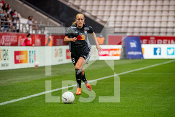 2020-09-11 - Janice Cayman of Olympique Lyonnais controls the ball during the Women's French championship D1 Arkema football match between Stade de Reims and Olympique Lyonnais on September 11, 2020 at Auguste Delaune stadium in Reims, France - Photo Antoine Massinon / A2M Sport Consulting / DPPI - STADE DE REIMS VS OLYMPIQUE LYONNAIS - FRENCH WOMEN DIVISION 1 - SOCCER