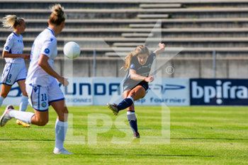 2020-09-12 - Daphne Corboz of Paris FC kicks the ball during the Women's French championship D1 Arkema football match between Paris FC and Soyaux ASJ on September 12, 2020 at Robert Bobin stadium in Bondoufle, France - Photo Melanie Laurent / A2M Sport Consulting / DPPI - PARIS FC VS SOYAUX ASJ - FRENCH WOMEN DIVISION 1 - SOCCER