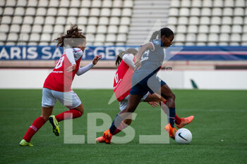 2020-09-25 - Tess David of Stade de Reims and Formiga of Paris Saint Germain in a duel for the ball during the Women's French championship D1 Arkema football match between Paris Saint-Germain and Stade de Reims on September 25, 2020 at Jean Bouin stadium in Paris, France - Photo Antoine Massinon / A2M Sport Consulting / DPPI - PARIS SAINT-GERMAIN AND STADE DE REIMS - FRENCH WOMEN DIVISION 1 - SOCCER